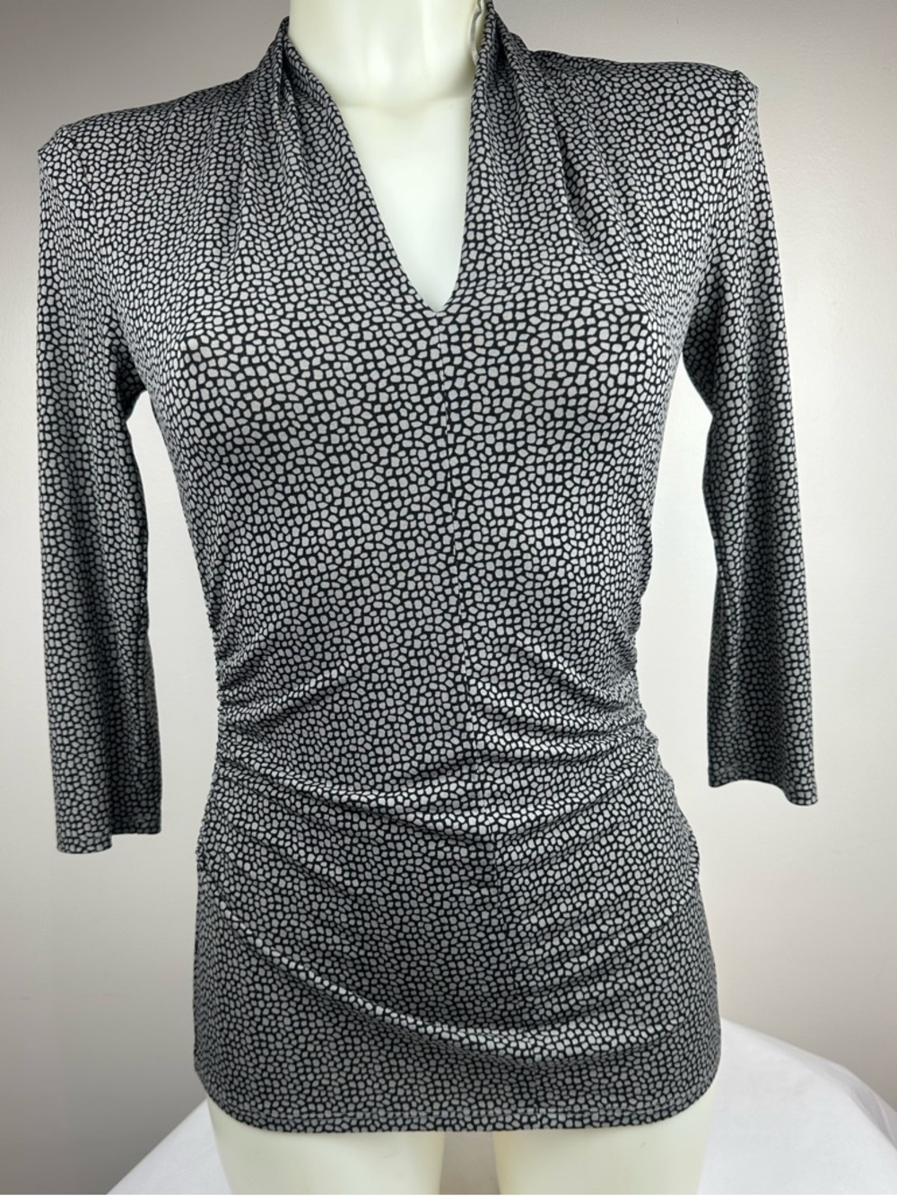 Vince Camuto V-Neck Ruched Mid-Sleeve Top